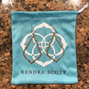Kendra Scott Sophee Drop Earrings in Gold
